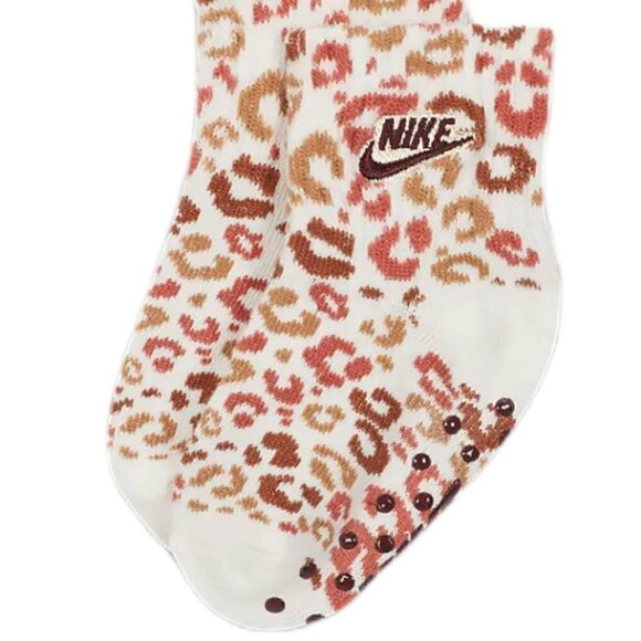 𝅺NIKE Baby Leopard Gripper Socks 3 Pack - Picture 3 of 6